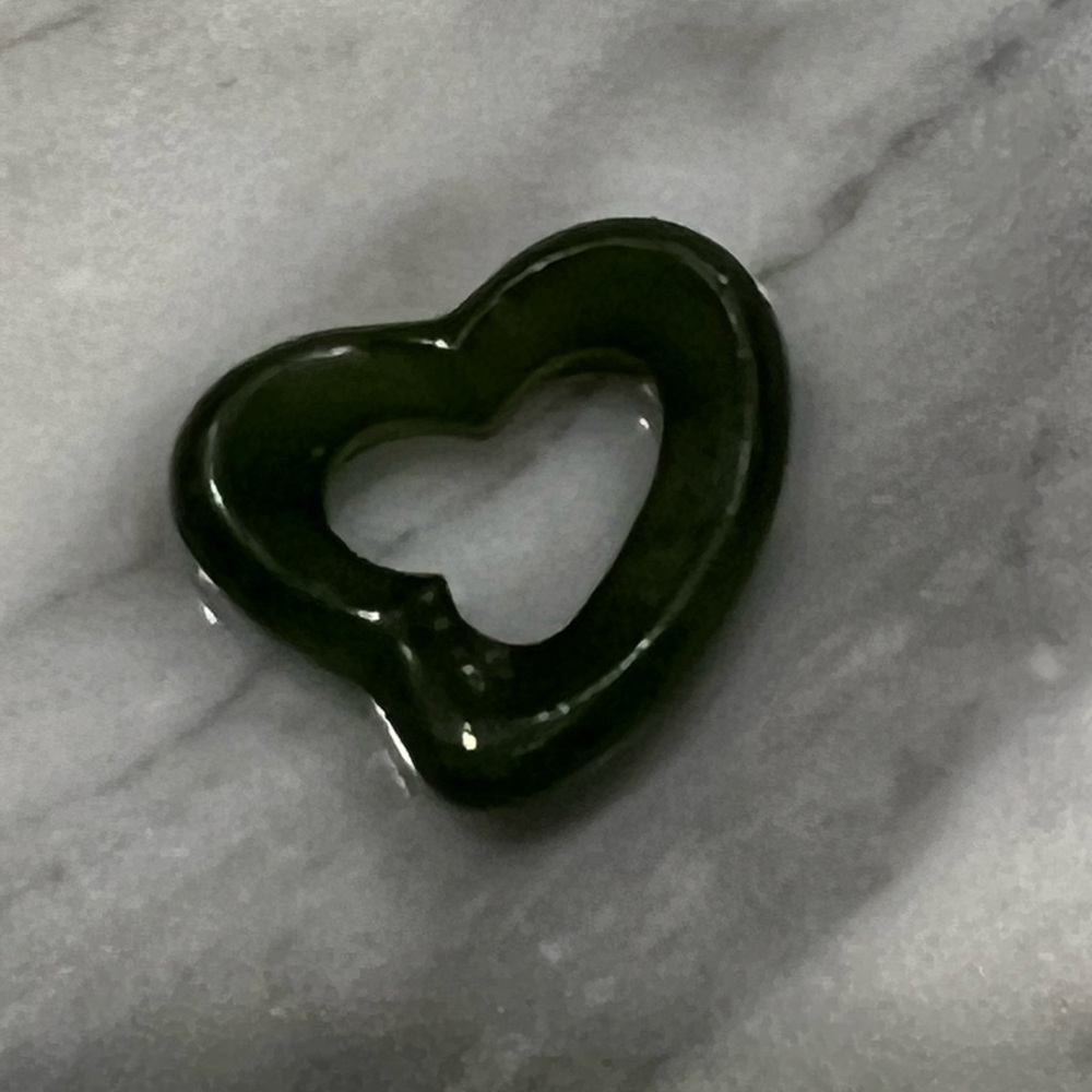 Tiffany Elsa Peretti vintage green jade open heart pendant.